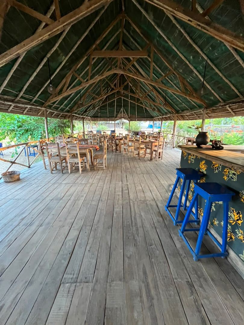 Grande paillote restaurant en bord de plage